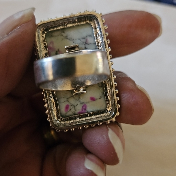 Large Rectangular Turquoise Howlite Statement Ring, Size 7.25 - Picture 3 of 8